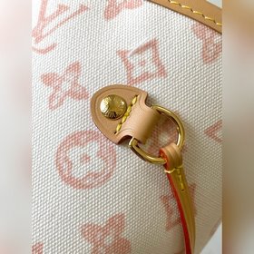 Улучшенная версия оригинальной модели 