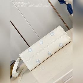 Топ-модель из оригинальной коллекции 