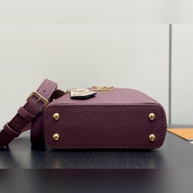 M89369 — мини-сумка Capucines в цвете 