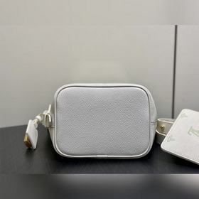 M27570 — зеленая сумка-ведро из кожи с