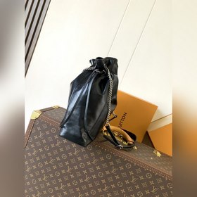 Эта сумка среднего размера «Off Duty»