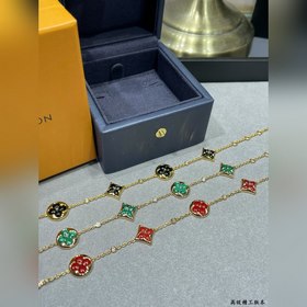 L1119 LV — большой браслет из черного 