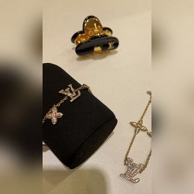 Браслет LV ICONIC TRESOR： золотой, с 