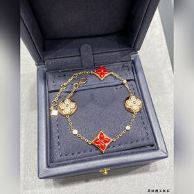 Браслет LV из красного агата с бриллиа