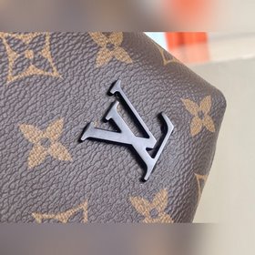 Топ-модель из оригинальной коллекции, 