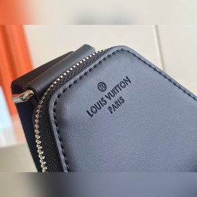 Топ-модель из оригинальной коллекции, 