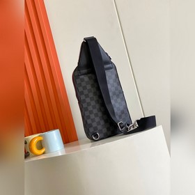 Топ-модель из оригинальной коллекции,