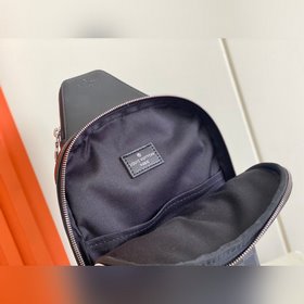 Топ-модель из оригинальной коллекции, 