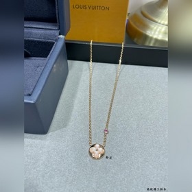 Колье LV из перламутра в форме круга и