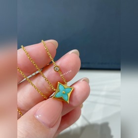 Новинка L1101： новое колье LV из камня