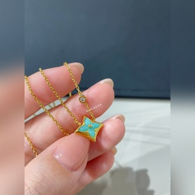 Новинка L1101： новое колье LV из камня