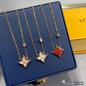 Квадратный кулон LV из розового золота