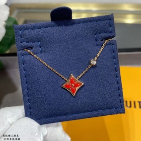 Квадратный кулон LV из розового золота