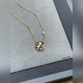 Круглое колье LV из натурального серог