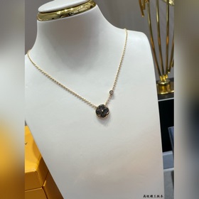 Круглое колье LV из натурального серог
