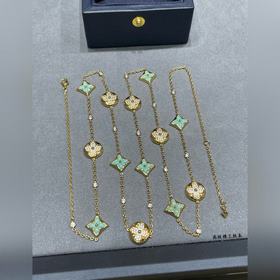 Длинное колье LV с 13-ю камнями «Небес