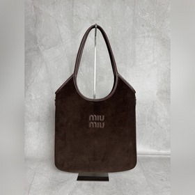 5BG231 Новая модель сумки-тоут от Miu