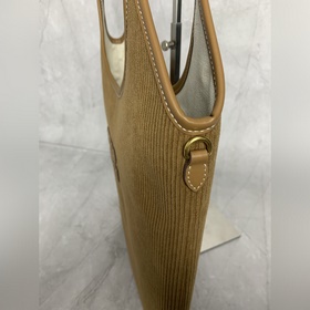 5BG231 — новая модель сумки-тоут из ве