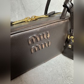 5BB173 Ретро-сумка MiuMiu 25SS через п