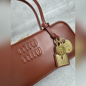 5BB173 Сумка через плечо Miu 25SS — на