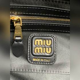 5BB173 Сумка через плечо Miu 25SS — на