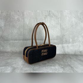 5BB173 Средняя сумка через плечо Beau
