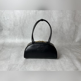 5BB193 Сумка-«пельмень» из коллекции M