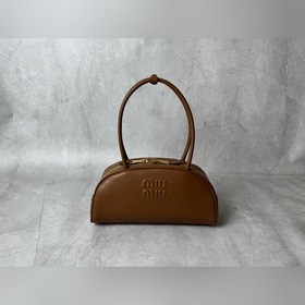 5BB193 Сумка-«пельмень» из коллекции M