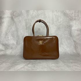 5BB117 — новая модель портфеля от Miu,