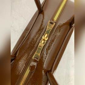 5BB117 — новая модель портфеля от Miu,