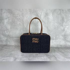 5BB117 Beau — большая сумка-портфель и