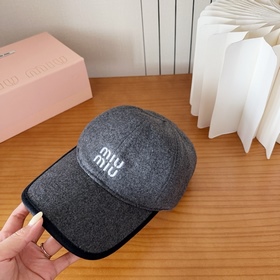 [Miumiu] Новая бейсболка из кашемира 