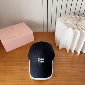 [Miumiu] Новая бейсболка из кашемира