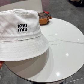 Новая кепка-канотье от Miu с официальн
