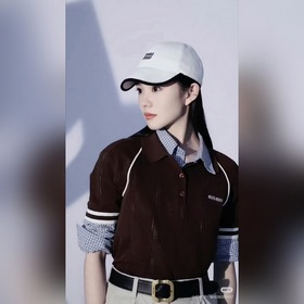 Новая бейсболка Miu с контрастной ока