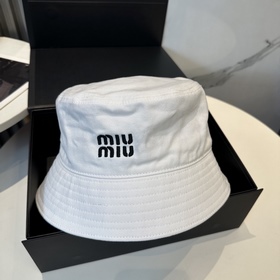 [Miumiu] Новая модель вышитой кепки-р