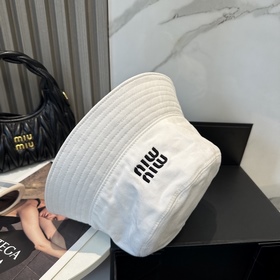 [Miumiu] Новая модель вышитой кепки-р