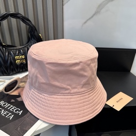 [Miumiu] Новая модель вышитой кепки-р