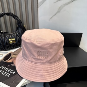 [Miumiu] Новая модель вышитой кепки-р