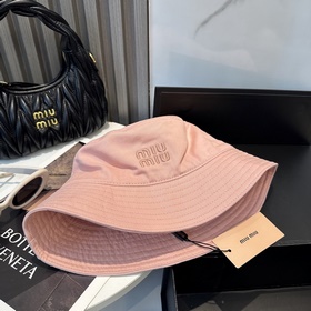 [Miumiu] Новая модель вышитой кепки-р