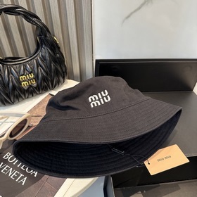 [Miumiu] Новая модель вышитой кепки-р
