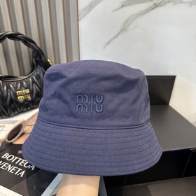 [Miumiu] Новая модель вышитой кепки-р