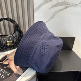 [Miumiu] Новая модель вышитой кепки-р