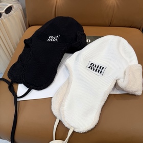 Новая модель шапки «Рэй Фэн» от Miu в 