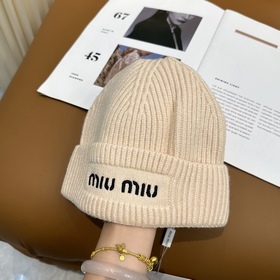 Хит продаж от Miu： вязаная шапка с выш