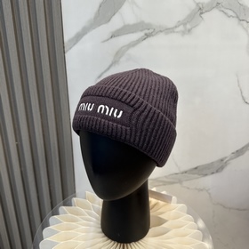 Хит продаж от Miu： вязаная шапка с выш