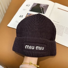 Хит продаж от Miu： вязаная шапка с выш