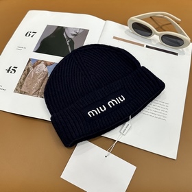 Хит продаж от Miu： вязаная шапка с выш