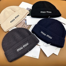 Хит продаж от Miu： вязаная шапка с выш