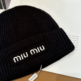 Хит продаж от Miu： вязаная шапка с выш